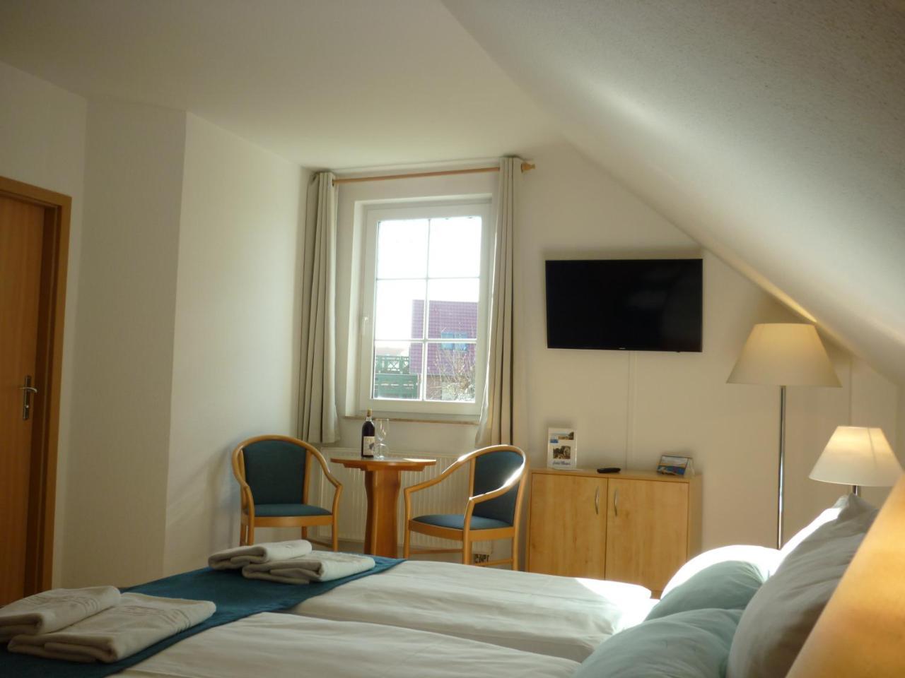 Pension Zum Leuchtturm Bastorf Екстериор снимка